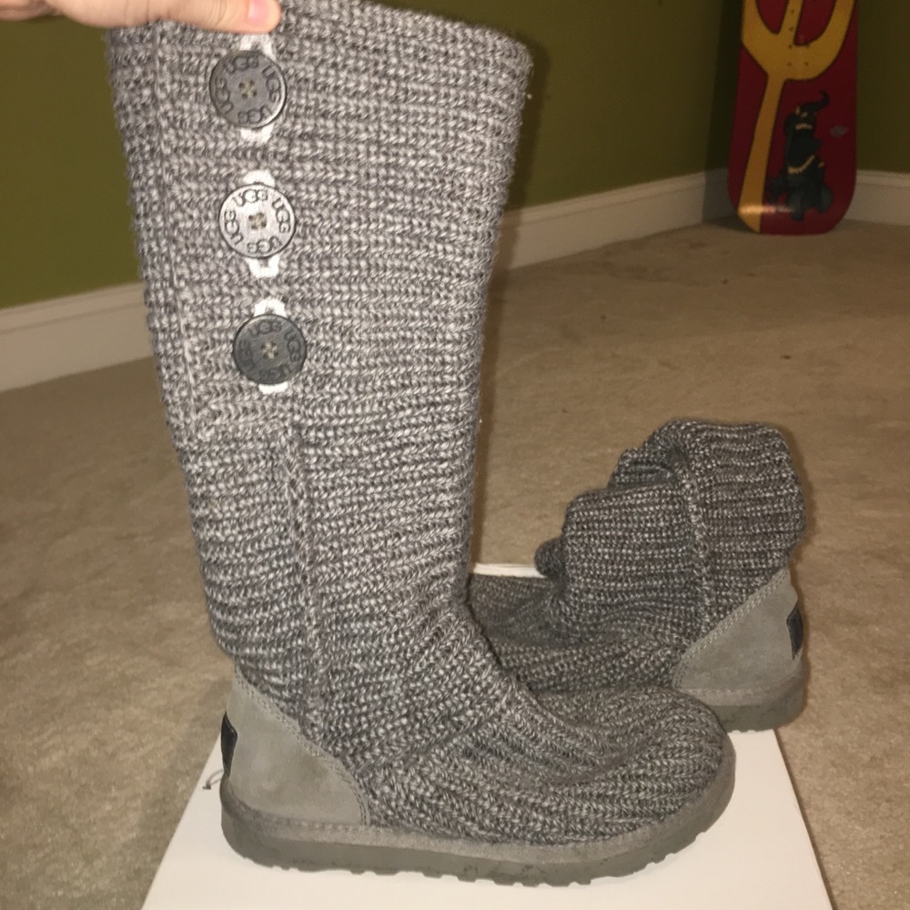 TALL GRAY KNIT UGGS